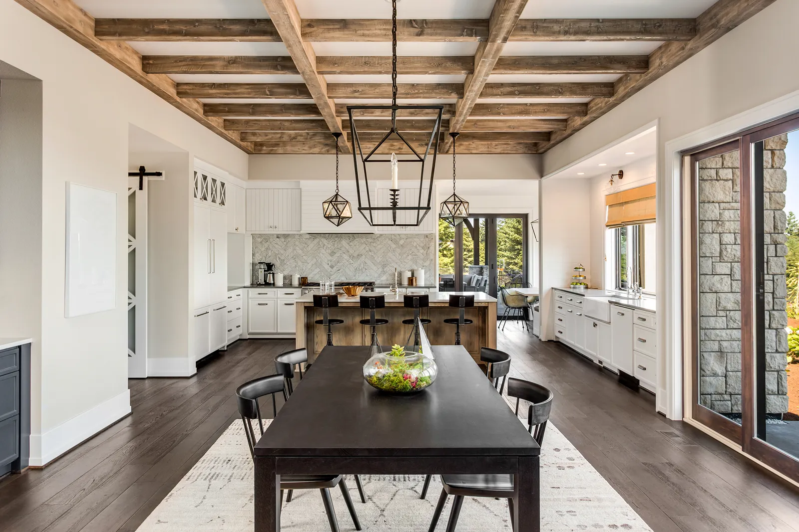 Painting crew connected to customer reviews